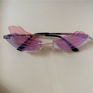 Pink Wing-Shaped Sunglasses